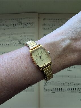 Vintage Jules Jurgensen quartz watch   Goldtone Ladies Quartz Watch